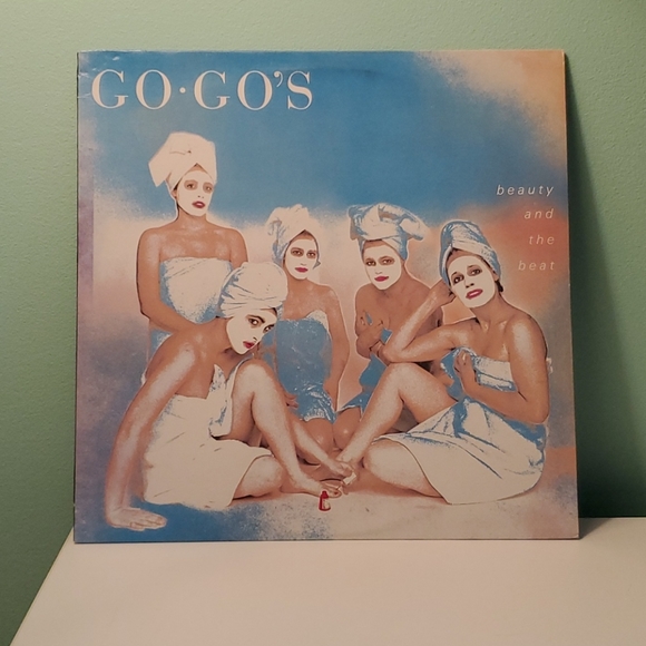 Go Go's Beauty and the Beat vinyl record - Picture 1 of 3